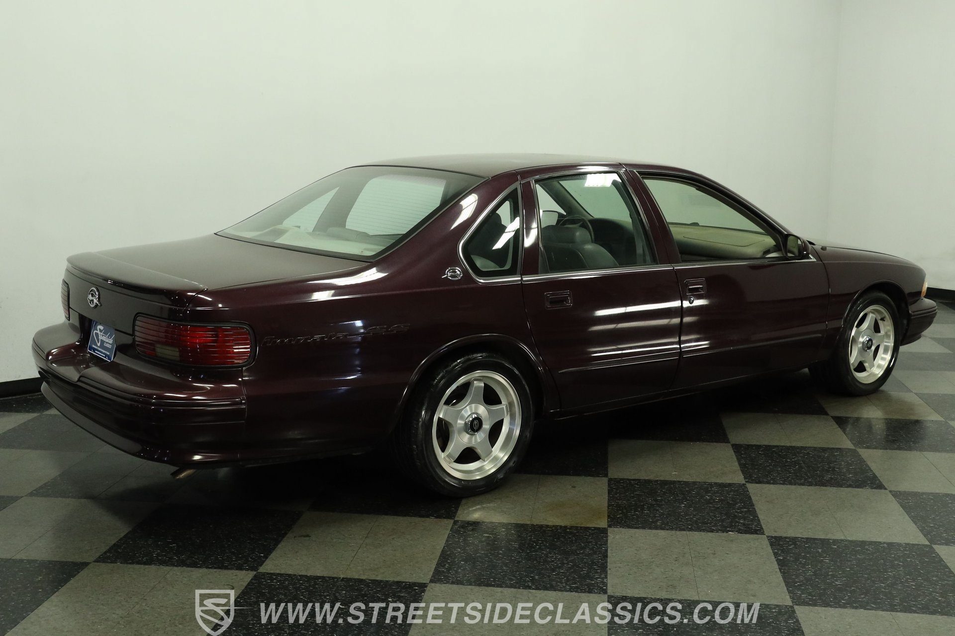 Used 1996 Chevrolet Impala SS RWD image 12