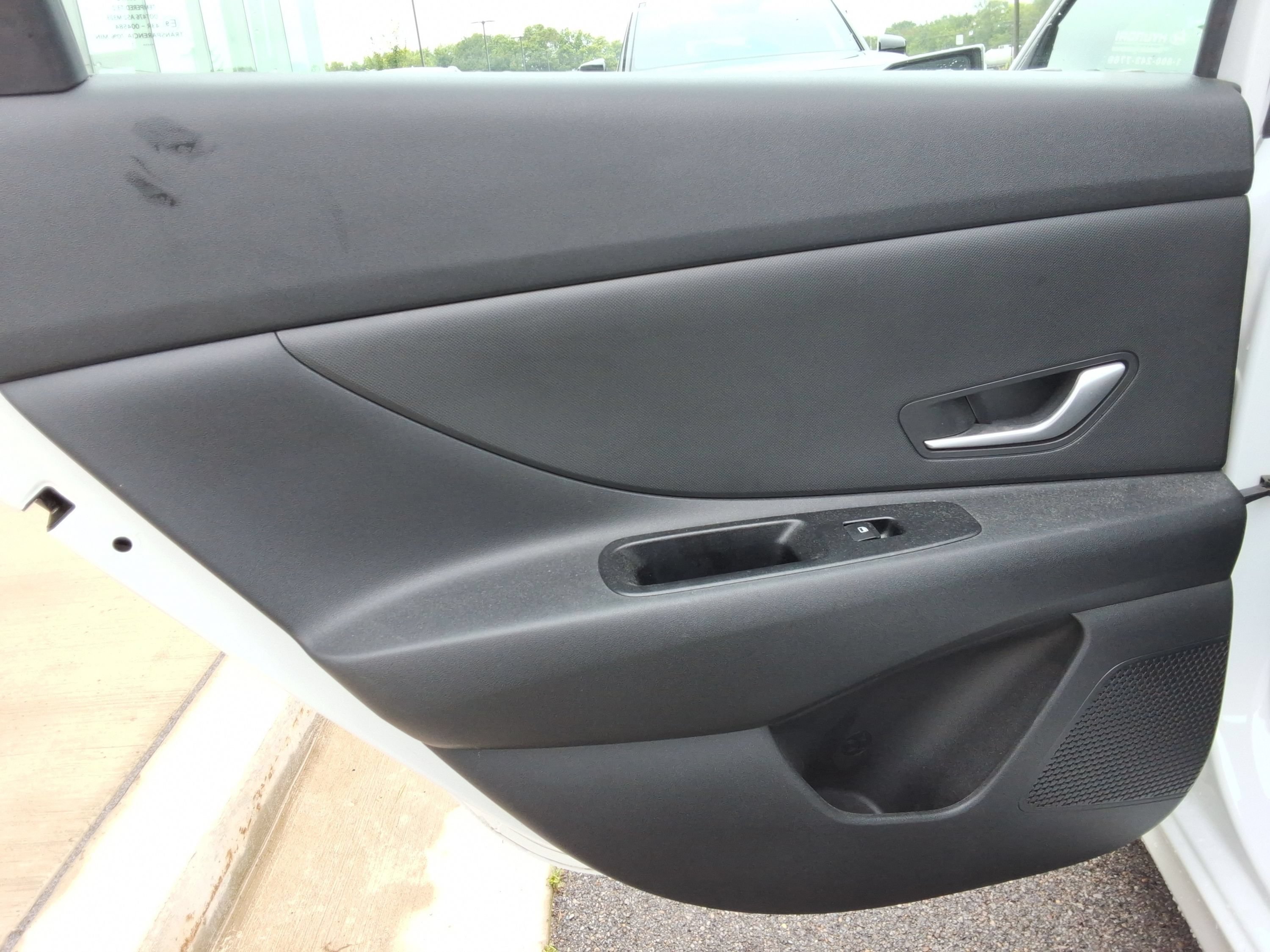 Used 2021 Hyundai Elantra SE FWD image 22