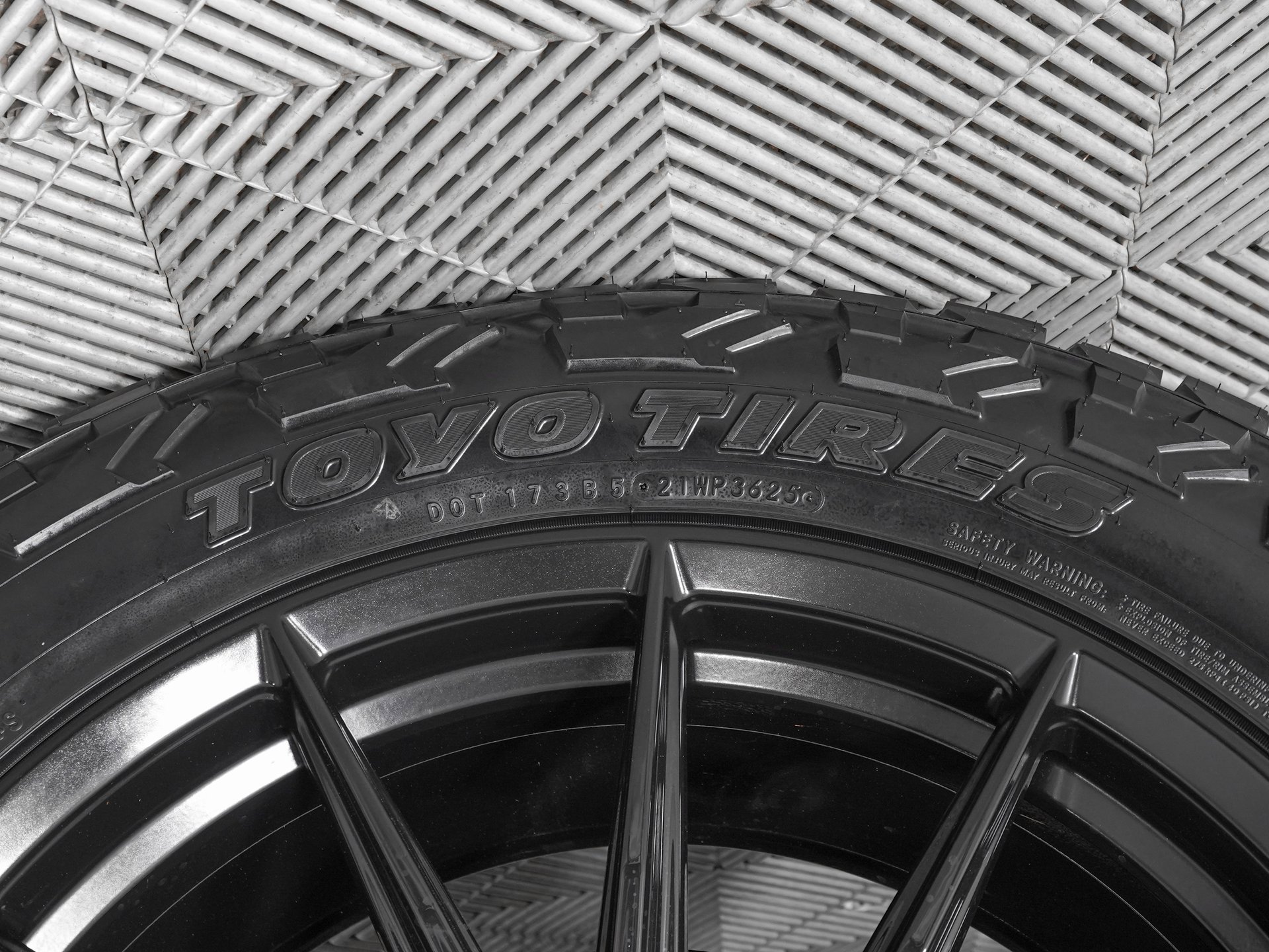 Used 2025 Lexus GX 550 image 37