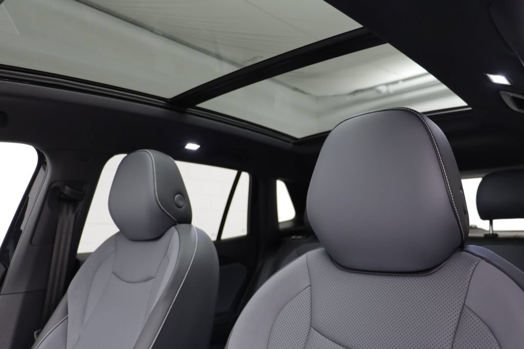 New 2026 Volkswagen Tiguan SE R-Line AWD/4WD image 13
