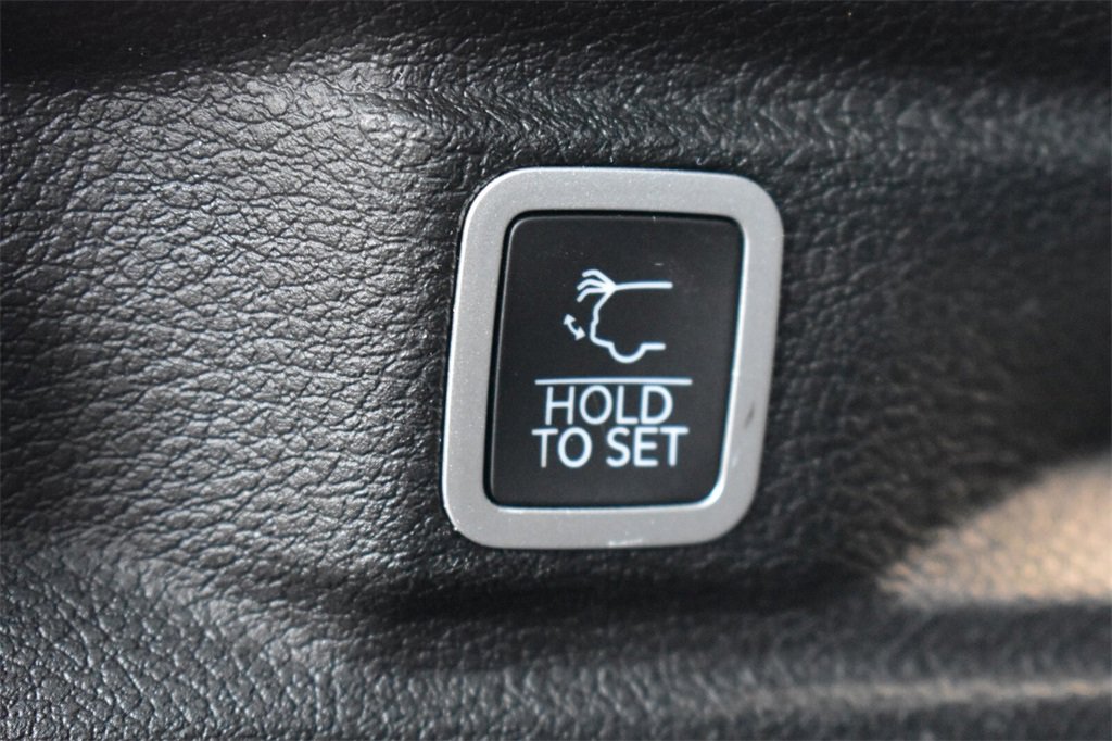 Used 2023 Jeep Grand Cherokee L Limited image 23