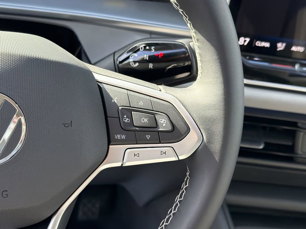 New 2026 Volkswagen Tiguan SE image 28