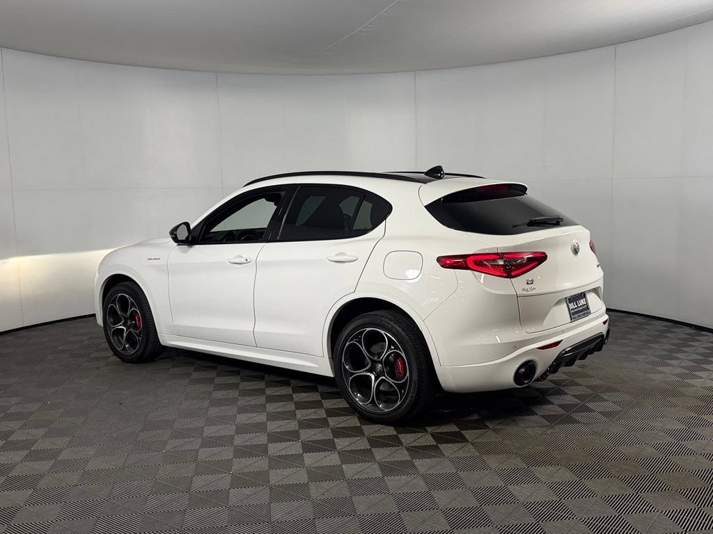 Used 2023 Alfa Romeo Stelvio Veloce AWD/4WD image 10