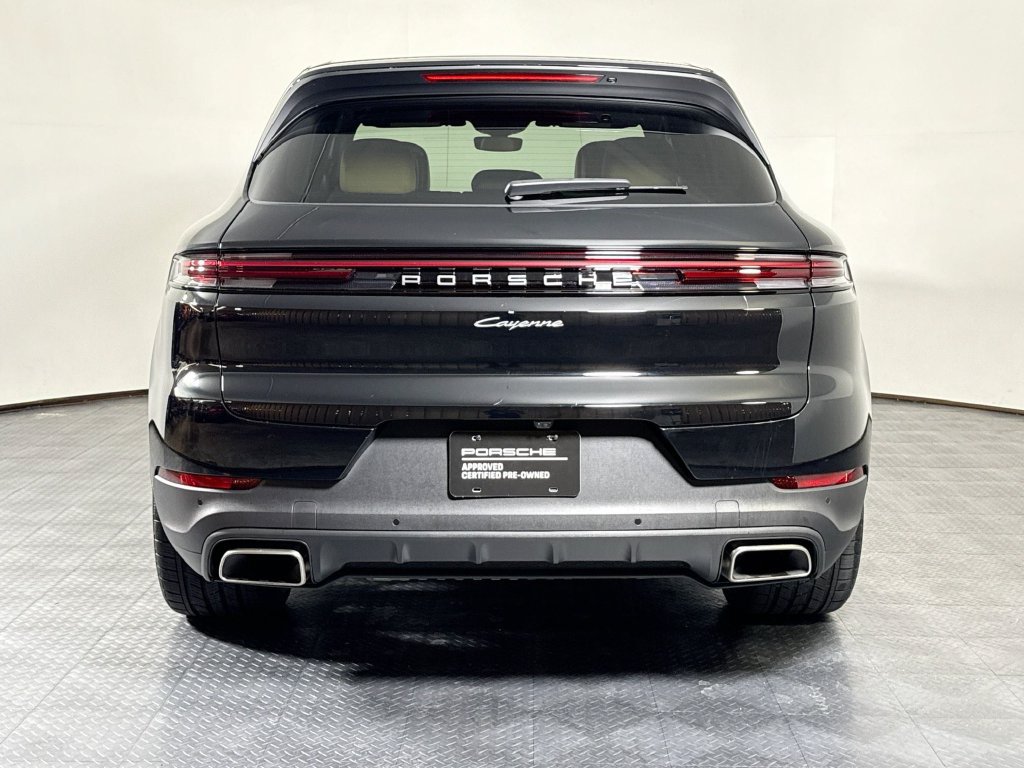 Certified 2024 Porsche Cayenne AWD/4WD image 6