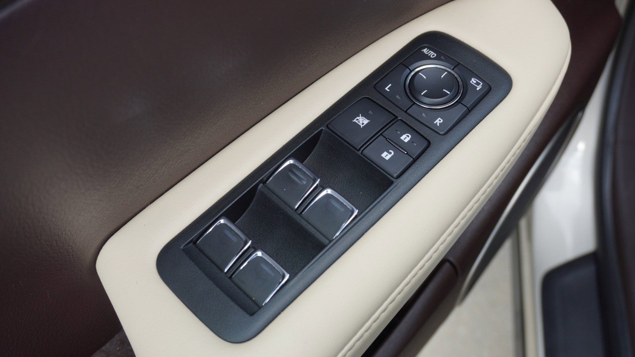 Used 2018 Lexus RX 450h AWD w/ Premium Package image 25