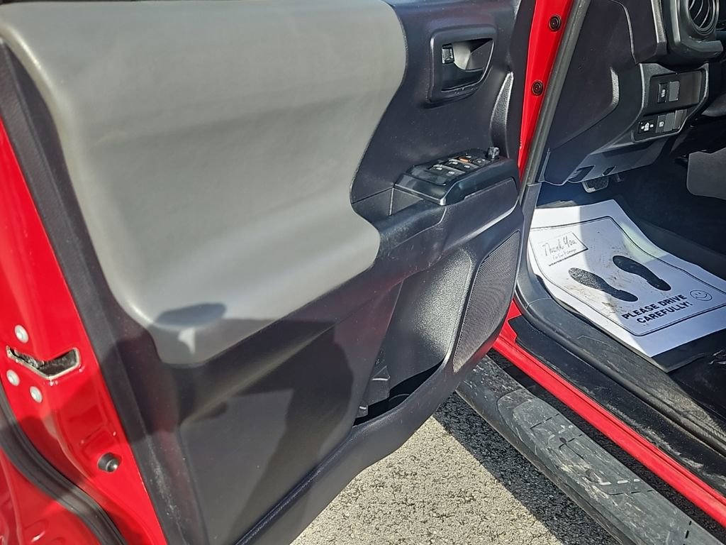 Used 2021 Toyota Tacoma SR image 9