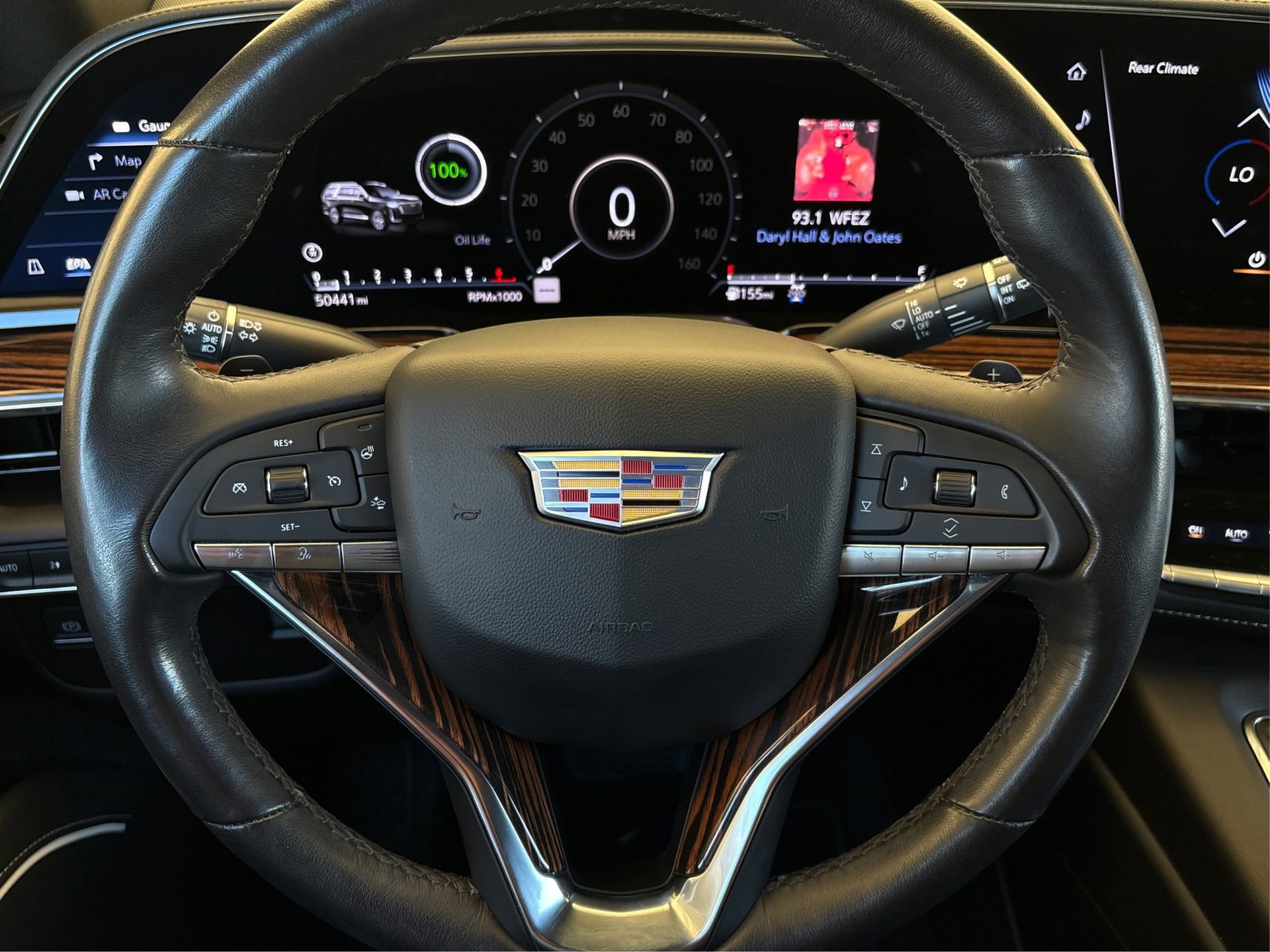 Used 2024 Cadillac Escalade ESV Luxury image 19