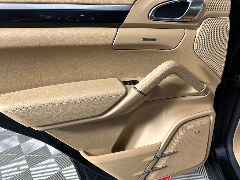 Used 2017 Porsche Cayenne Platinum Edition image 15