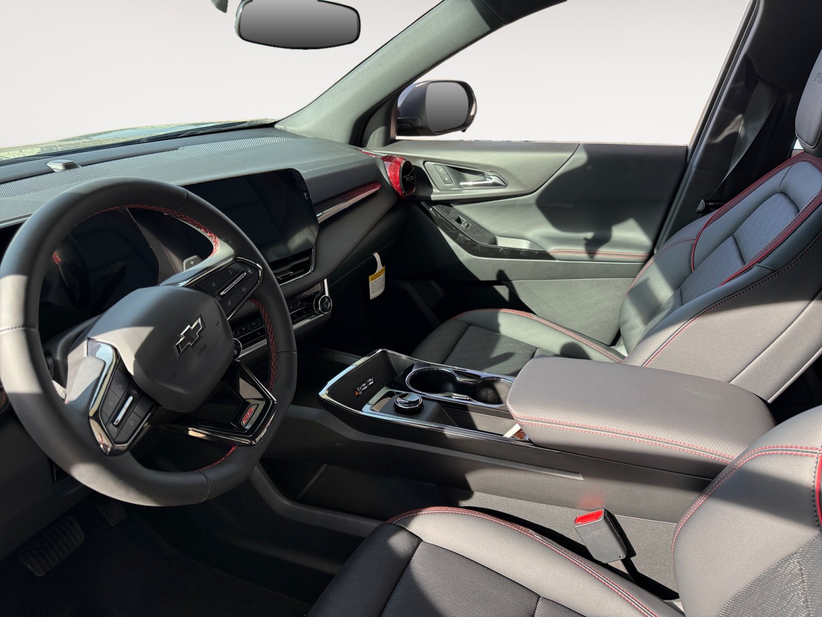 New 2027 Chevrolet Equinox RS w/ Convenience Package III AWD/4WD image 9