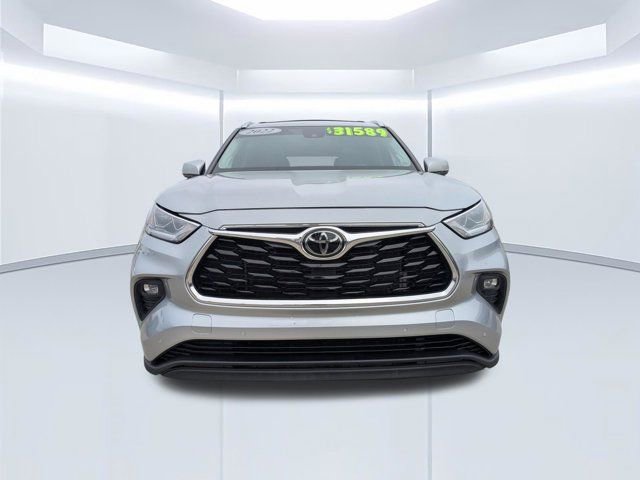 Used 2022 Toyota Highlander Limited FWD image 8