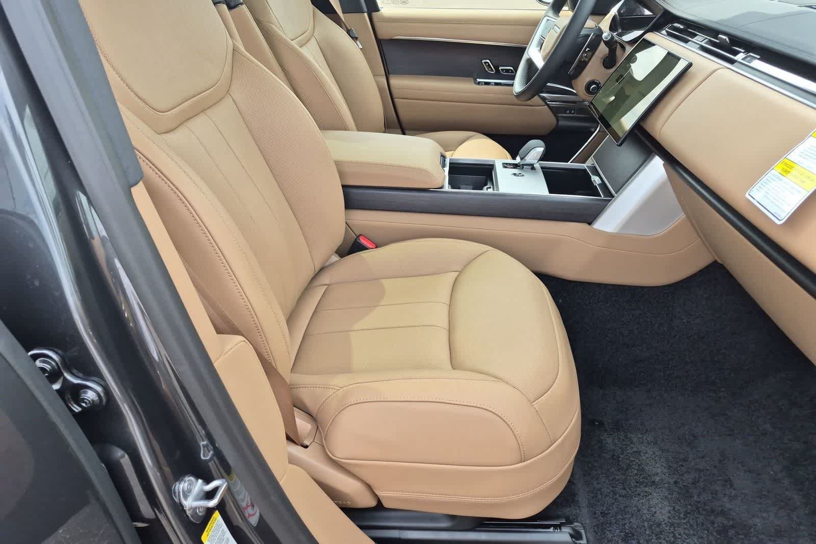 New 2026 Land Rover Range Rover Long Wheelbase SE AWD/4WD image 22