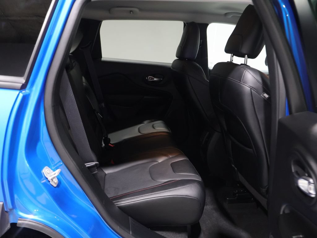 Used 2022 Jeep Cherokee Trailhawk w/ Premium Leather Package AWD/4WD image 19