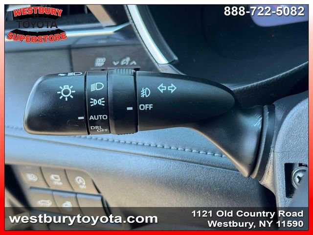 Used 2024 Toyota Highlander Limited AWD/4WD image 26