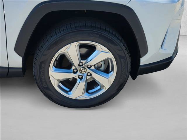 Certified 2021 Toyota RAV4 XLE Premium AWD/4WD image 24