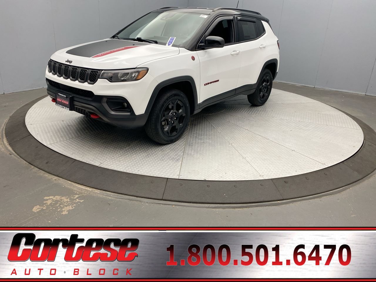 Used 2023 Jeep Compass Trailhawk w/ Trailhawk Convenience Group AWD/4WD image 1
