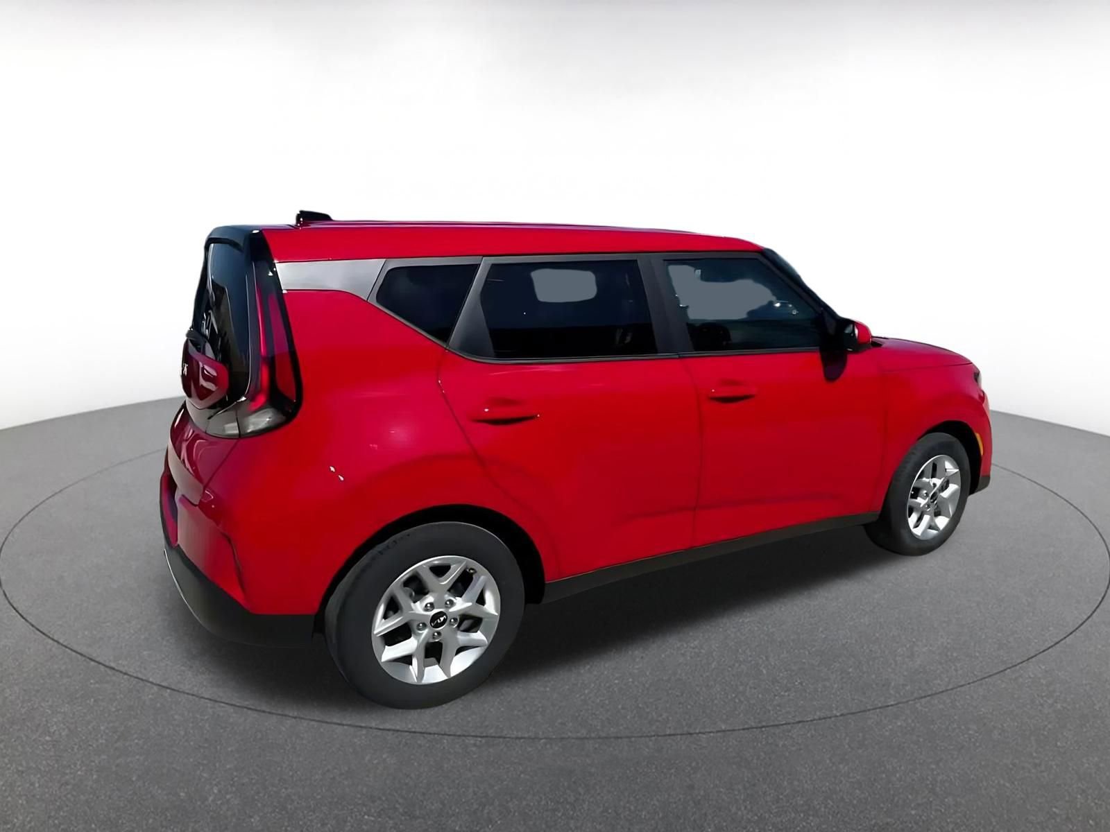 Used 2025 Kia Soul LX w/ LX Technology Package FWD image 15