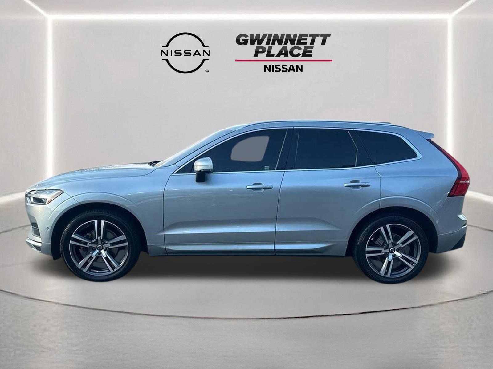 Used 2018 Volvo XC60 T5 Momentum w/ Convenience Package image 8