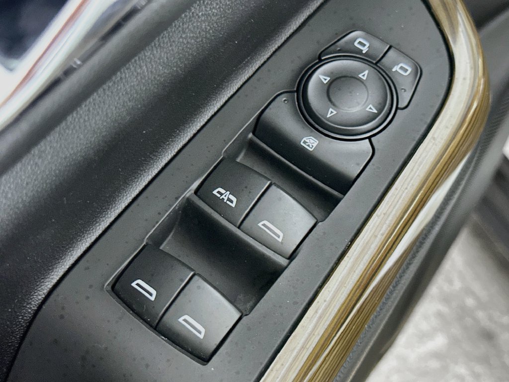 Used 2023 GMC Acadia SLE FWD image 23