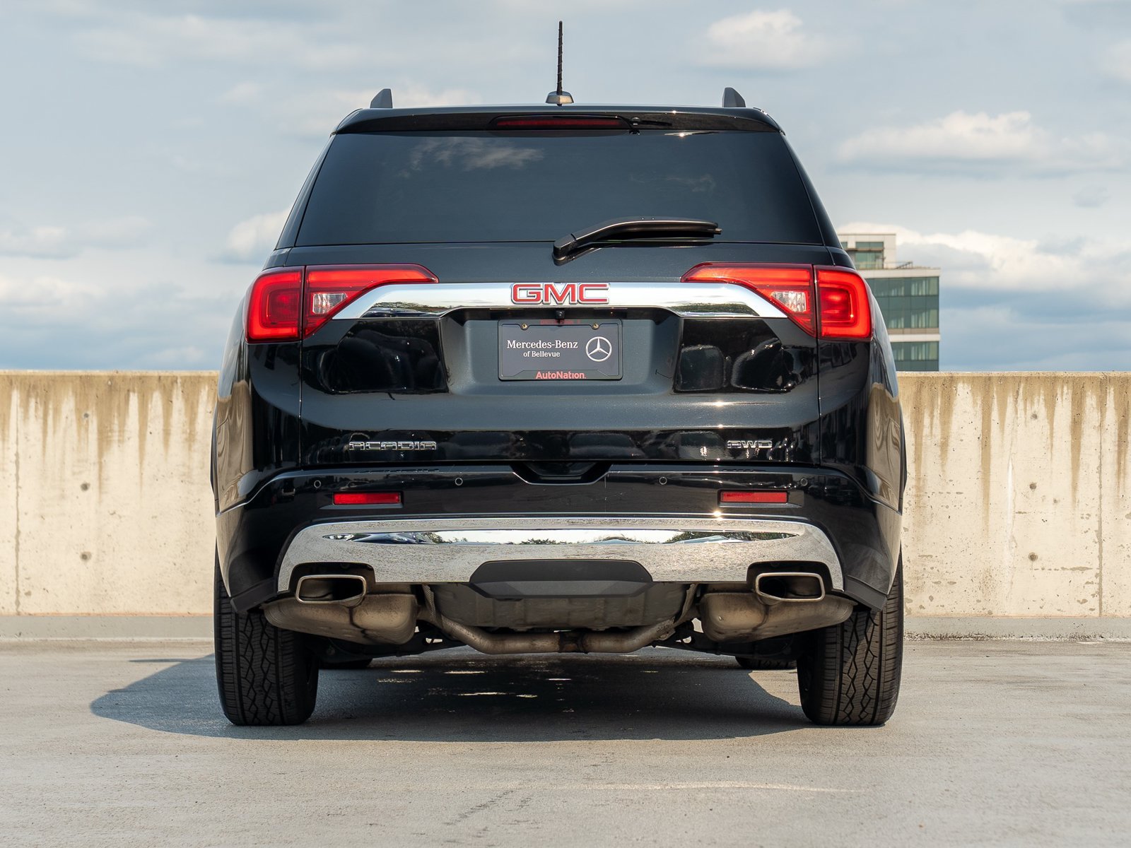 Used 2018 GMC Acadia Denali w/ Technology Package AWD/4WD image 5