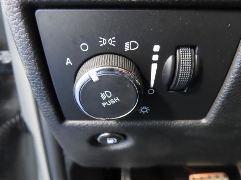 Used 2020 Jeep Grand Cherokee SRT AWD/4WD image 19