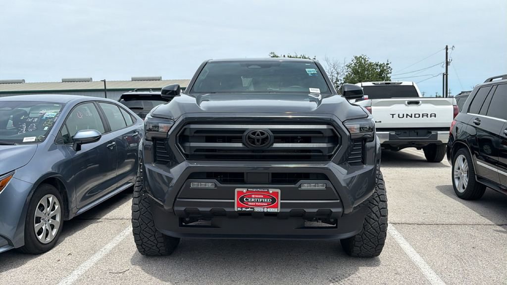 Certified 2025 Toyota Tacoma SR5 AWD/4WD image 2