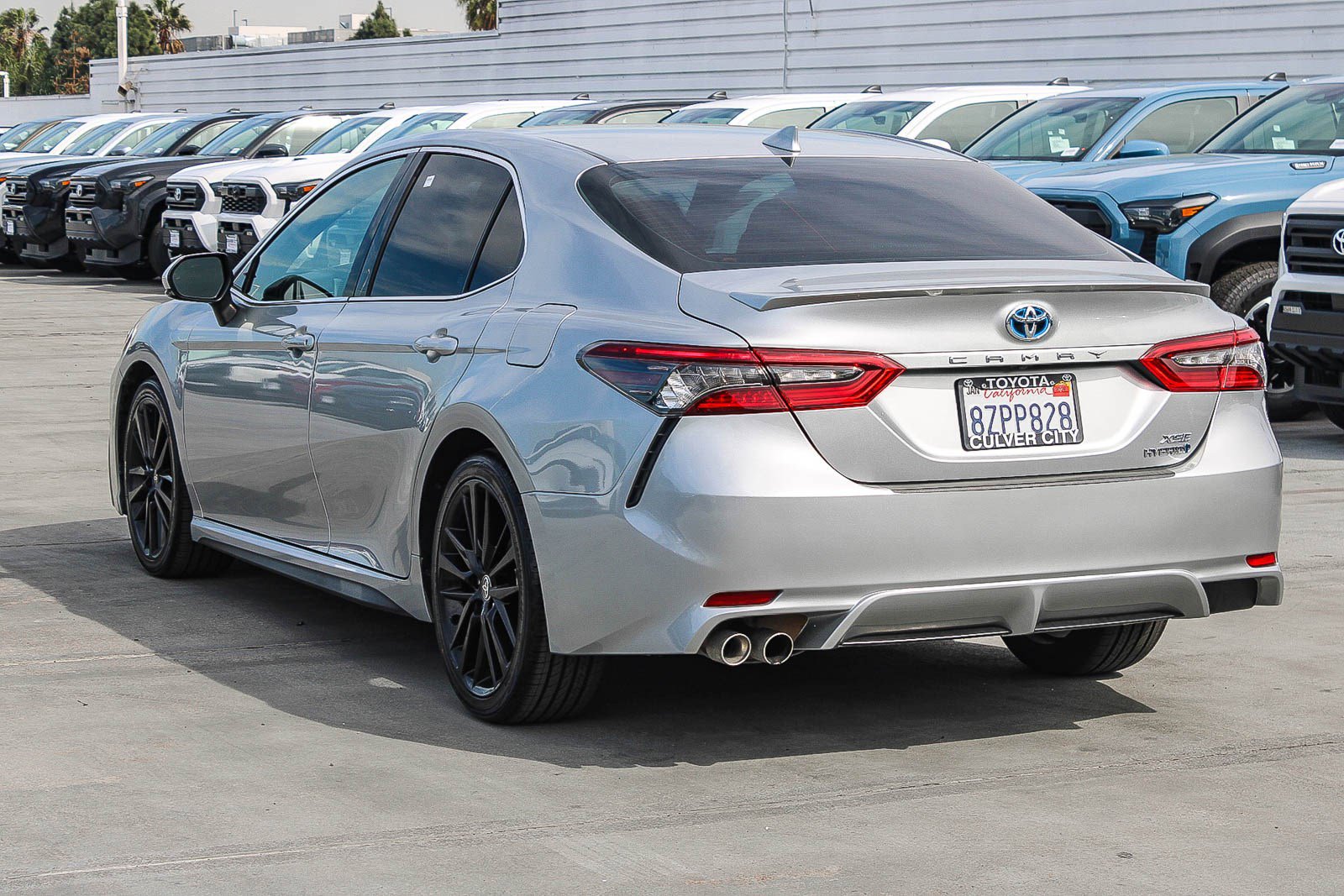 Used 2022 Toyota Camry XSE image 7