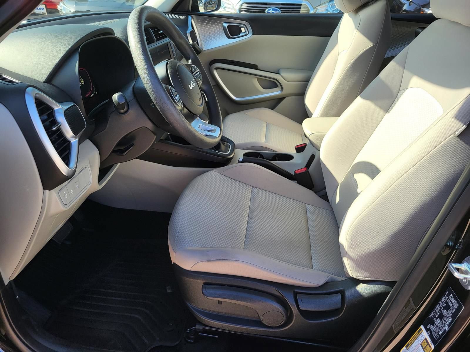 Used 2024 Kia Soul LX w/ Option Group 015 FWD image 17