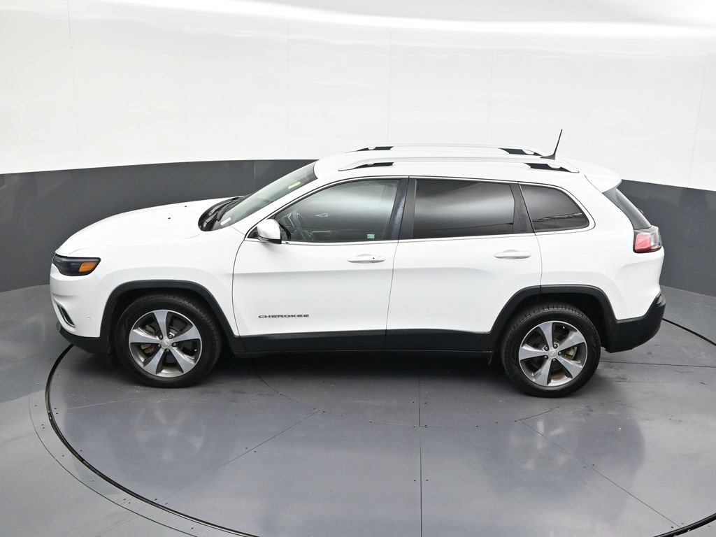 Used 2019 Jeep Cherokee Limited w/ Luxury Group FWD image 16