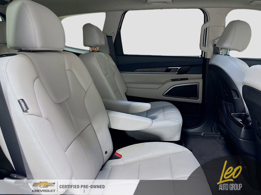 Used 2024 Kia Telluride EX w/ EX Captain's Chair Package image 32