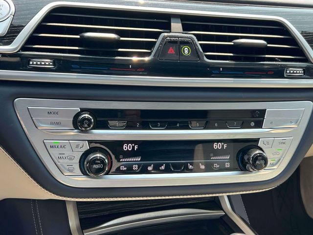 Used 2022 BMW 750i xDrive w/ Luxury Rear Seating Package AWD/4WD image 34