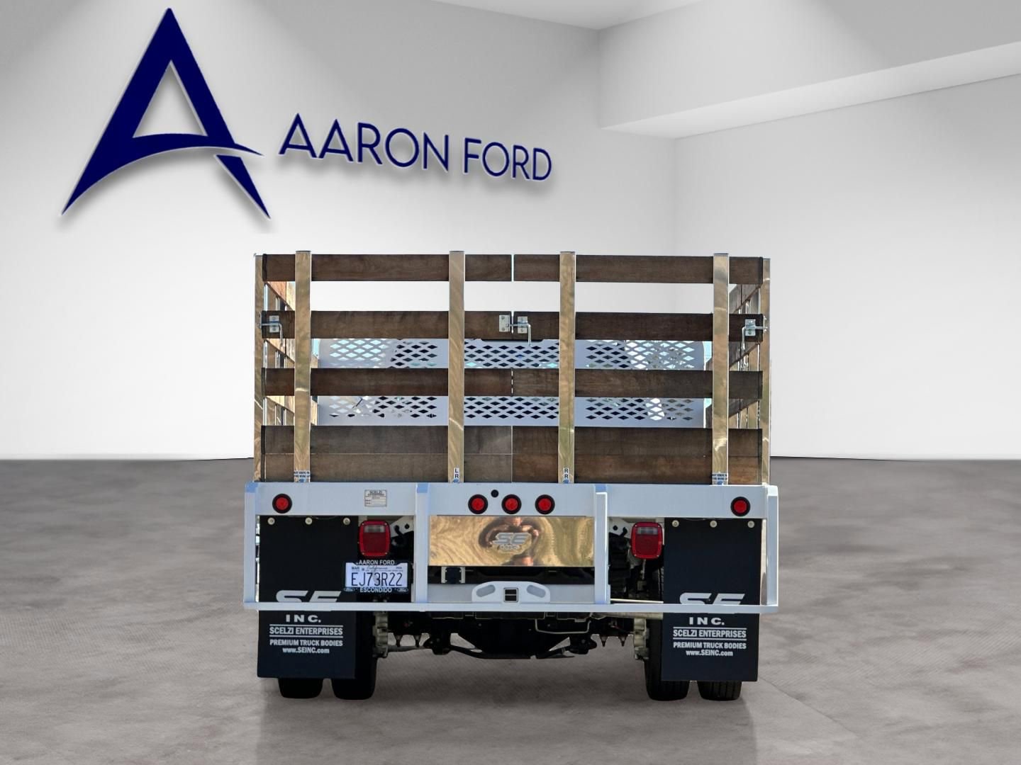 Used 2024 Ford F450 XL w/ XL Chrome Package image 5