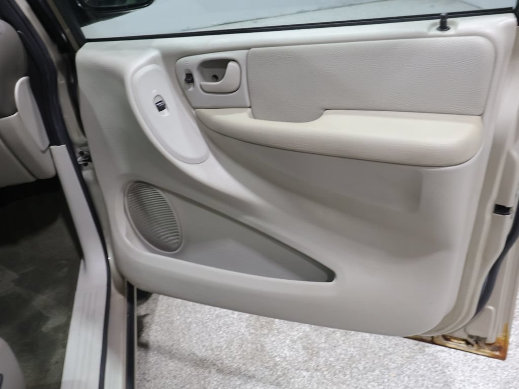 Used 2007 Dodge Grand Caravan SXT FWD image 21
