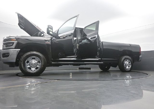 New 2026 RAM 3500 Tradesman AWD/4WD image 59