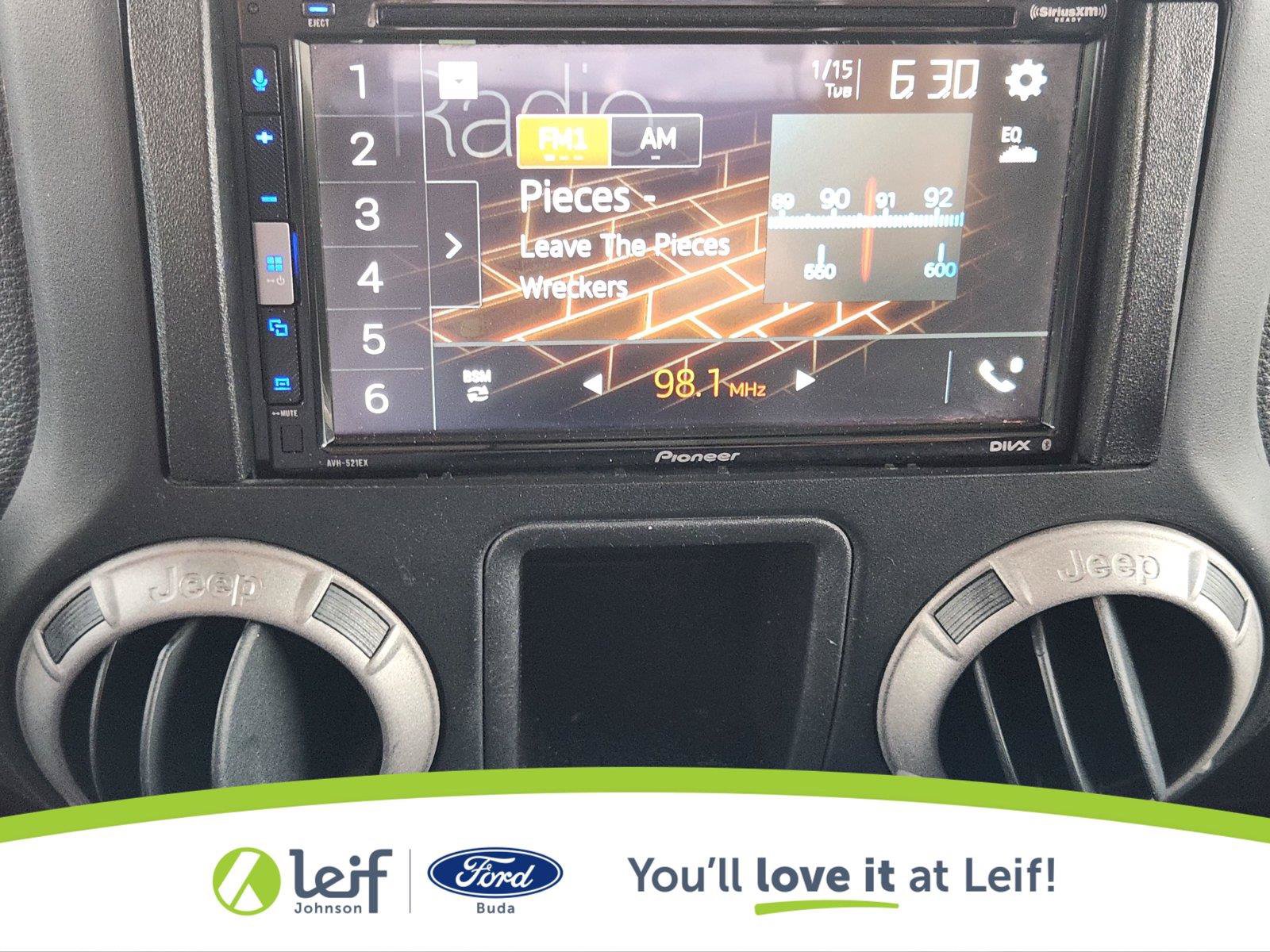 Used 2015 Jeep Wrangler Sport w/ Connectivity Group AWD/4WD image 13