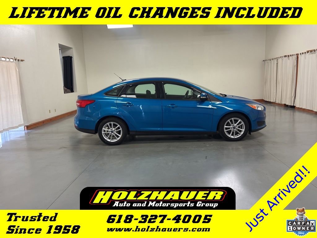 Used 2017 Ford Focus SE FWD image 1