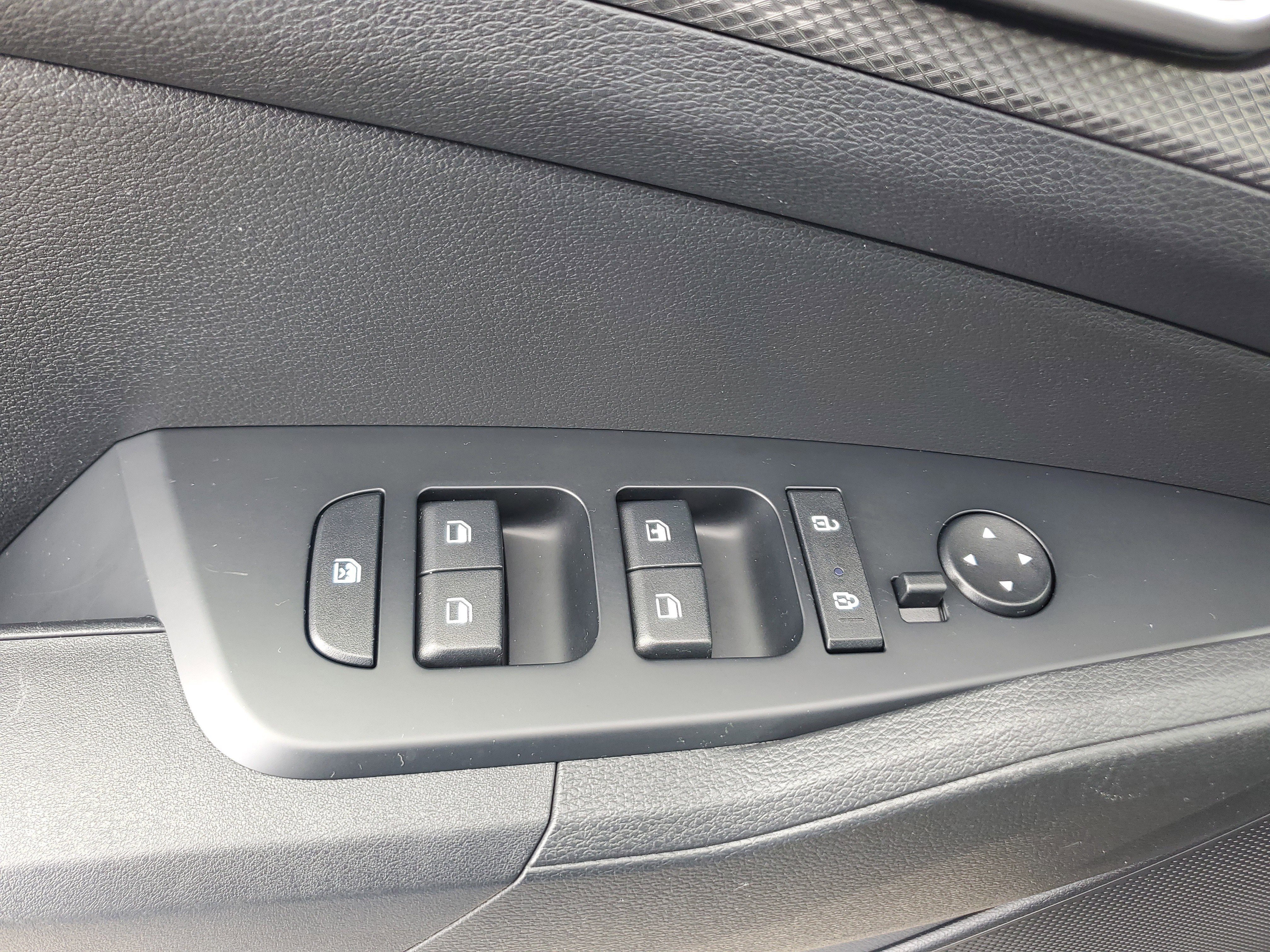 Used 2025 Kia Sportage LX image 27