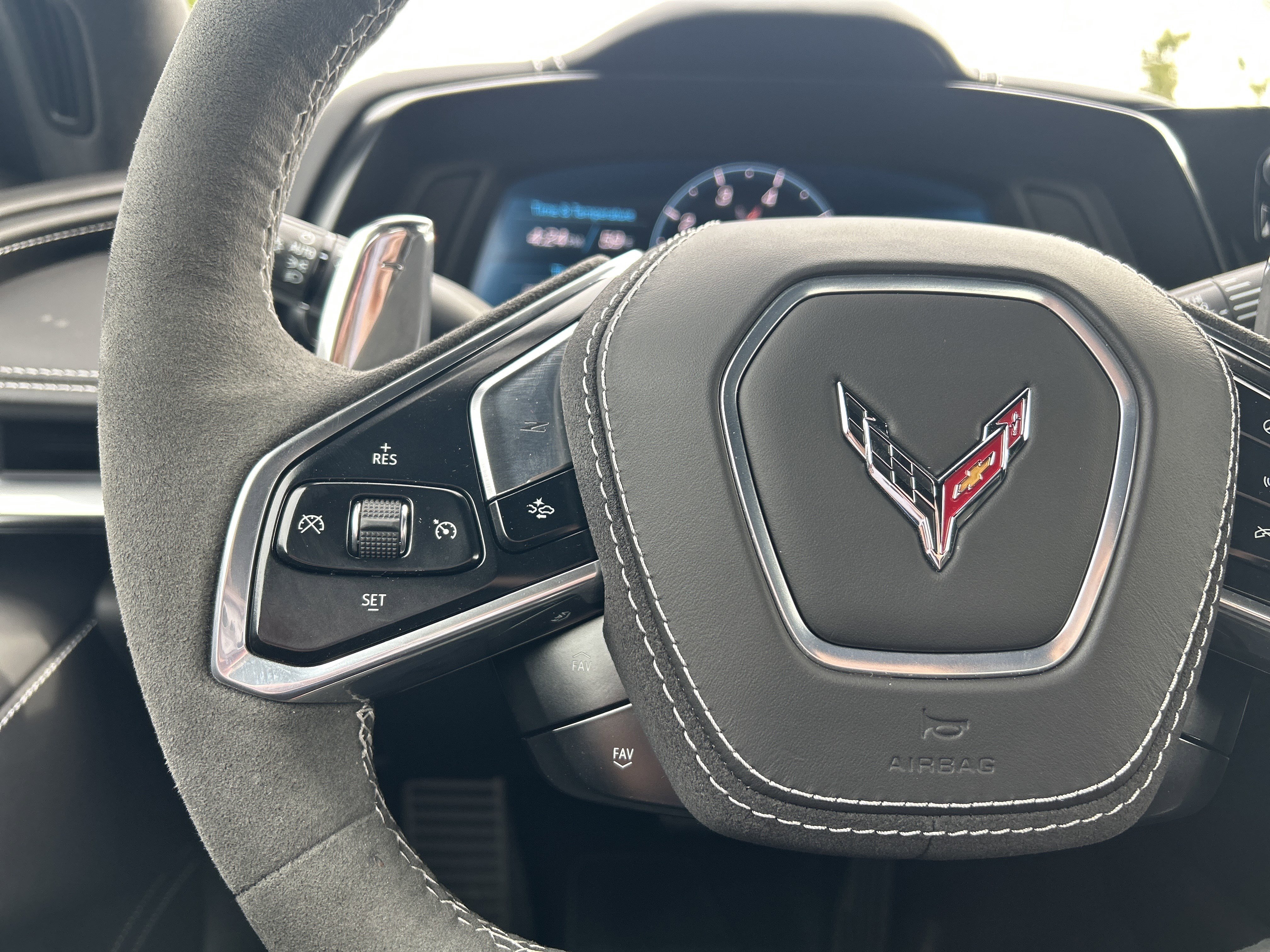 Used 2024 Chevrolet Corvette Stingray Premium Cpe w/ Z51 Performance Package image 18