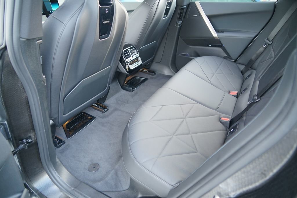 New 2026 BMW iX xDrive60 w/ Premium Package image 18