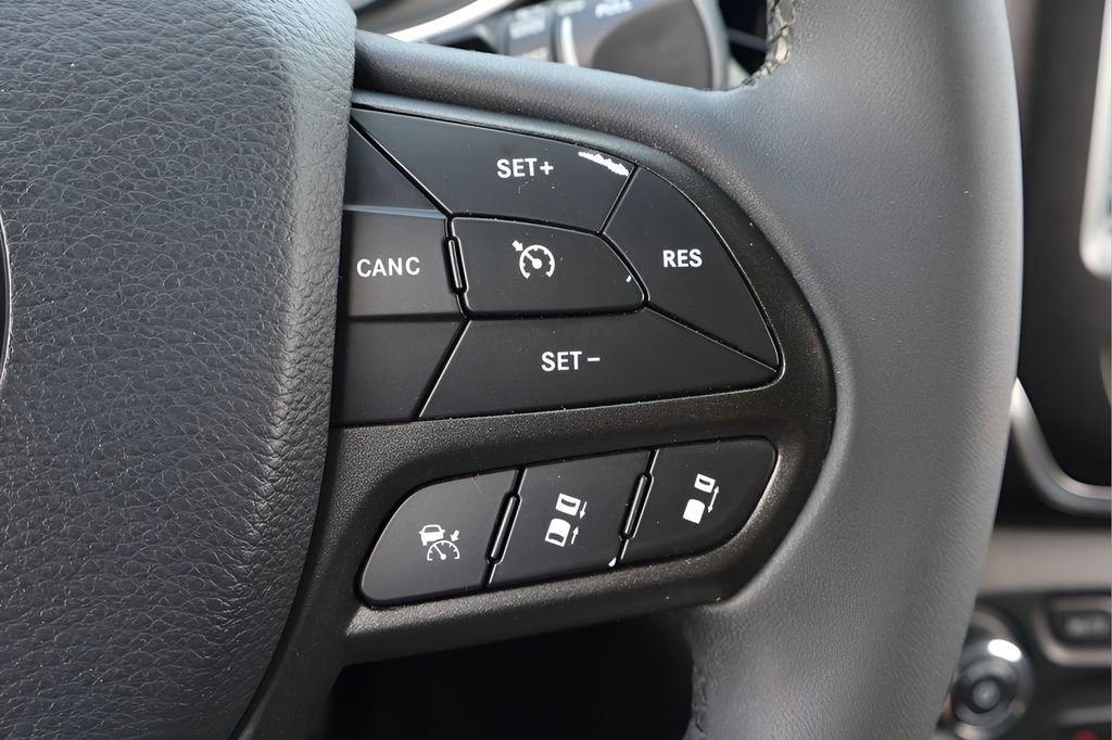 Used 2020 Jeep Cherokee Trailhawk w/ Technology Group AWD/4WD image 20