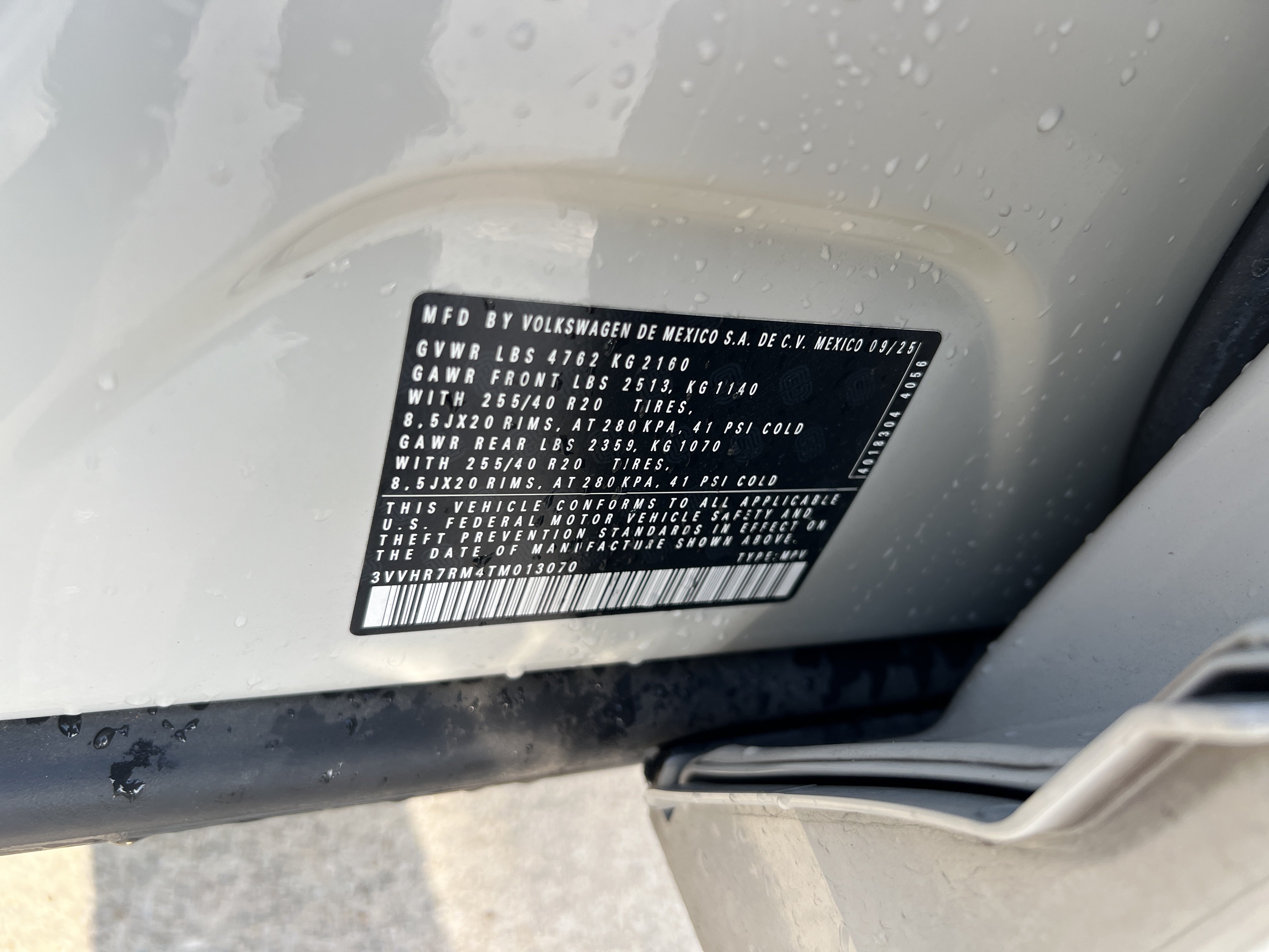 Certified 2026 Volkswagen Tiguan SE R-Line FWD image 30
