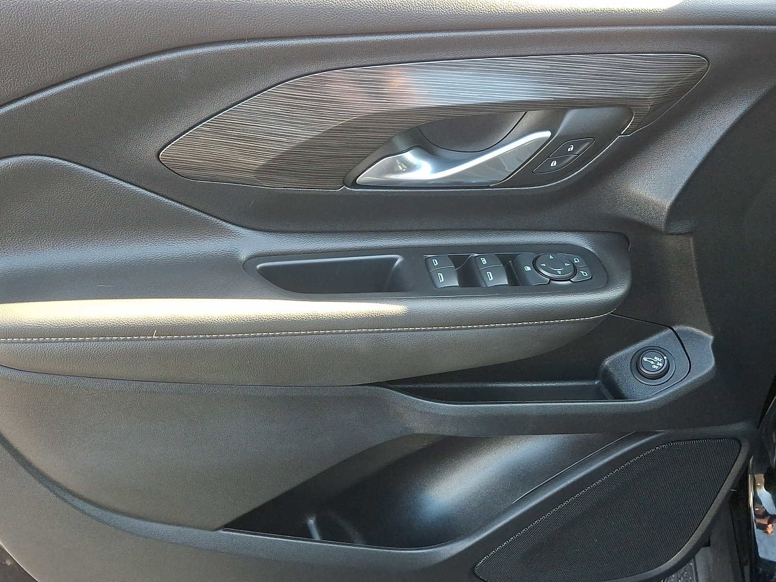 Certified 2023 GMC Terrain SLE w/ Driver Convenience Package AWD/4WD image 12