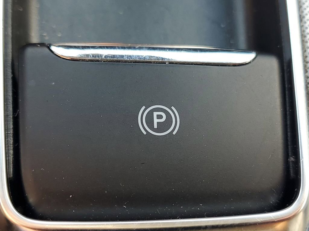 Used 2024 Ford Edge Titanium image 34
