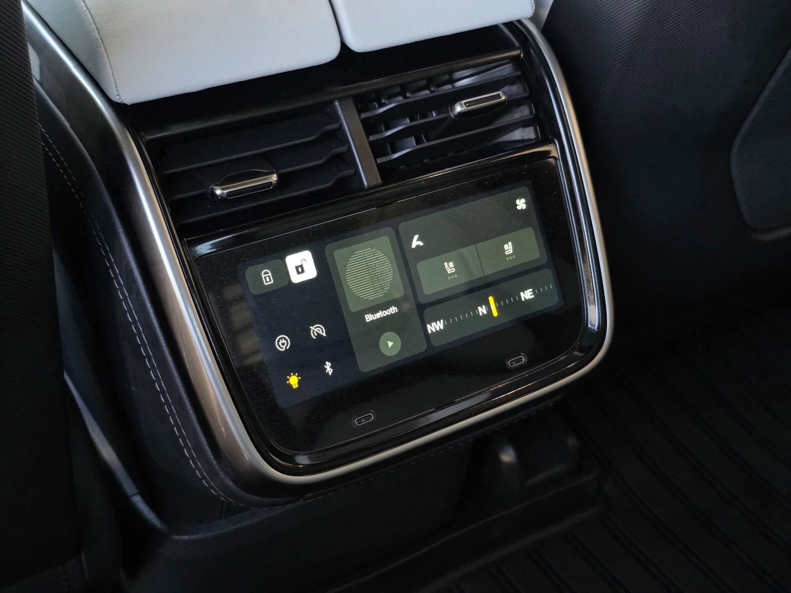 Used 2024 Rivian R1T Adventure AWD/4WD image 34