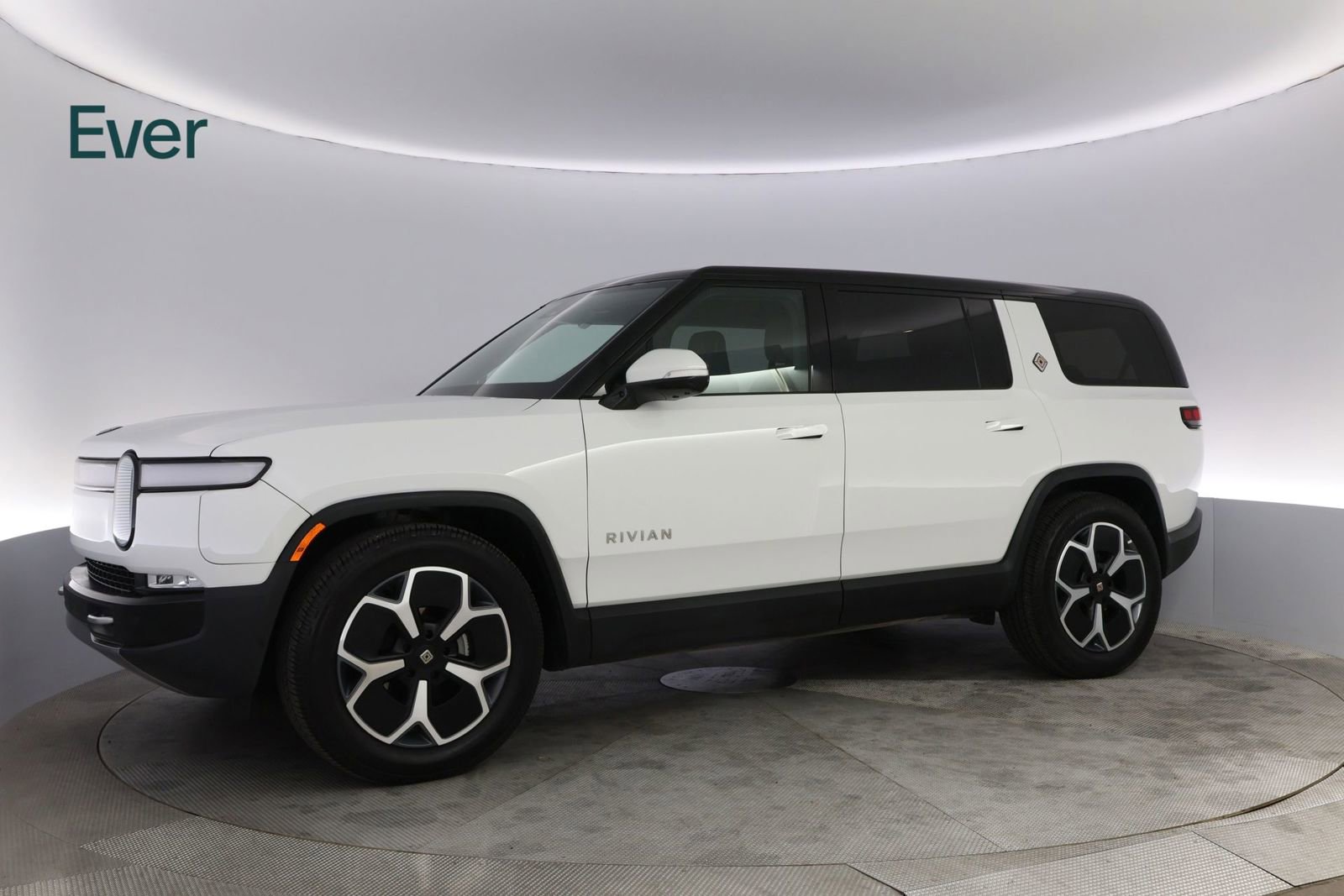Used 2024 Rivian R1S Adventure AWD/4WD image 18