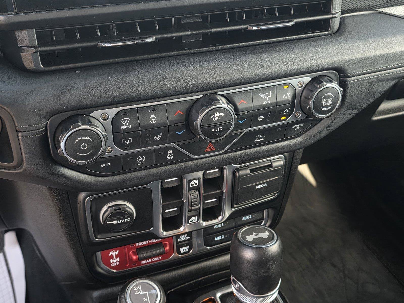 Used 2026 Jeep Wrangler Unlimited Rubicon w/ Technology Group AWD/4WD image 19