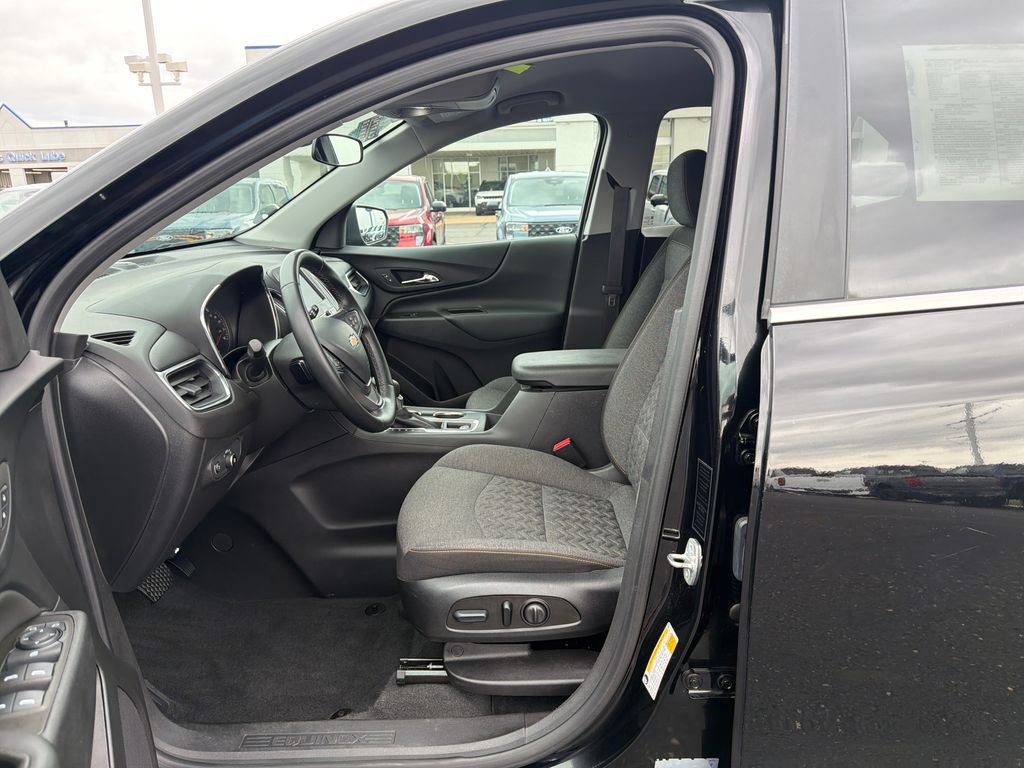 Used 2023 Chevrolet Equinox LT image 9