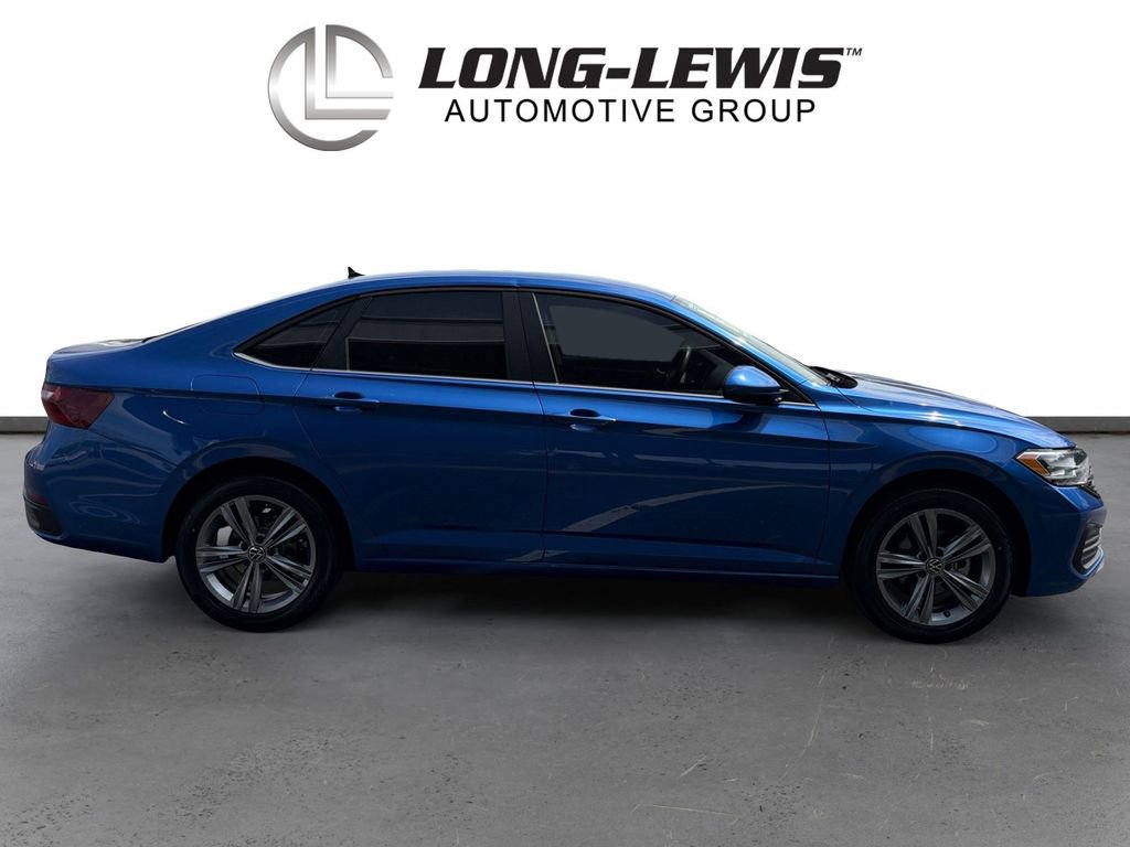 Certified 2024 Volkswagen Jetta SE image 8