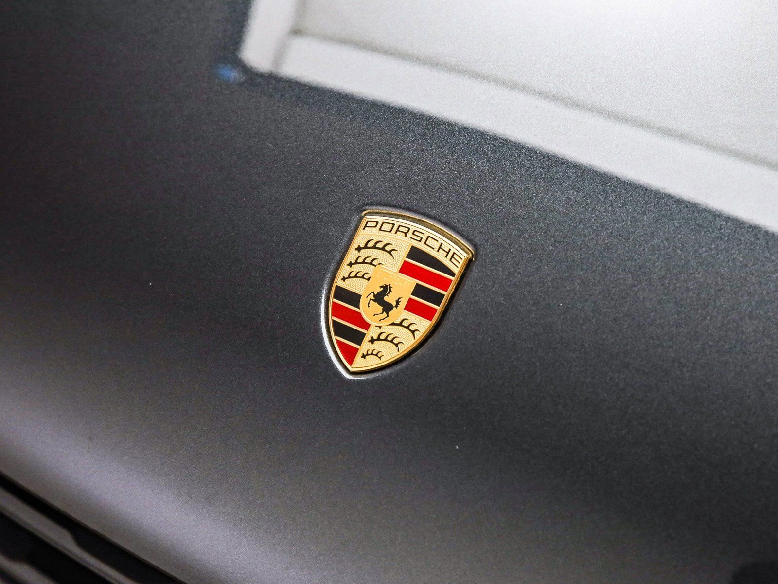 Certified 2025 Porsche Macan image 12