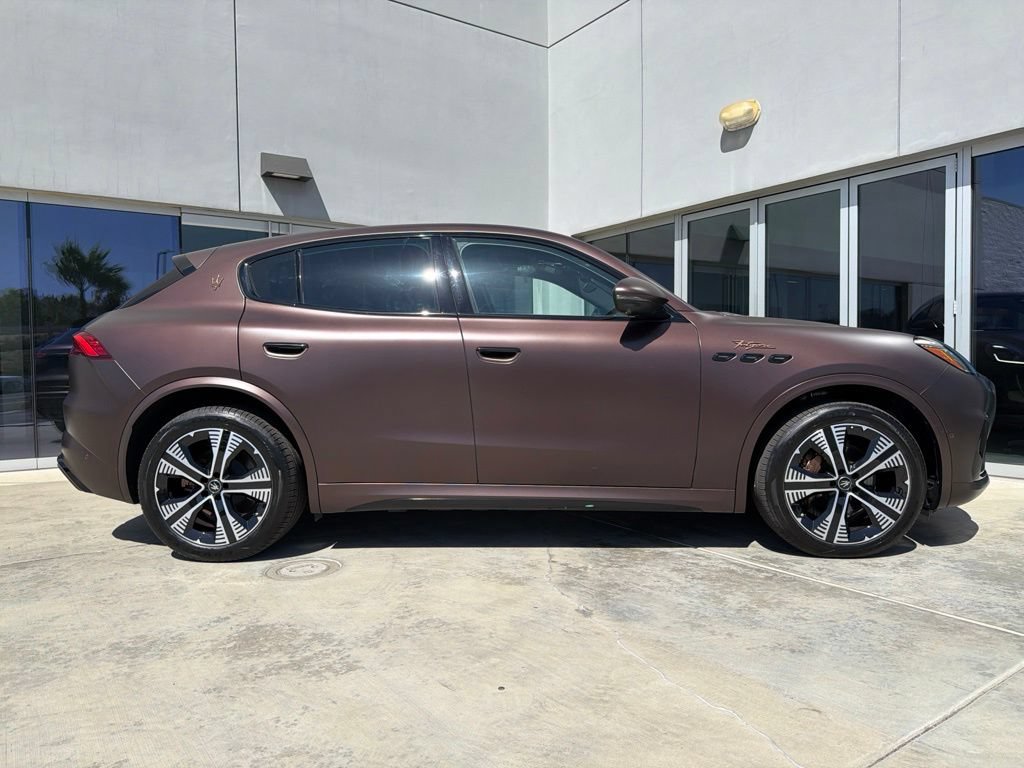 Certified 2025 Maserati Grecale Folgore AWD/4WD image 8