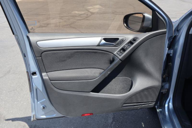 Used 2011 Volkswagen Golf TDI FWD image 16